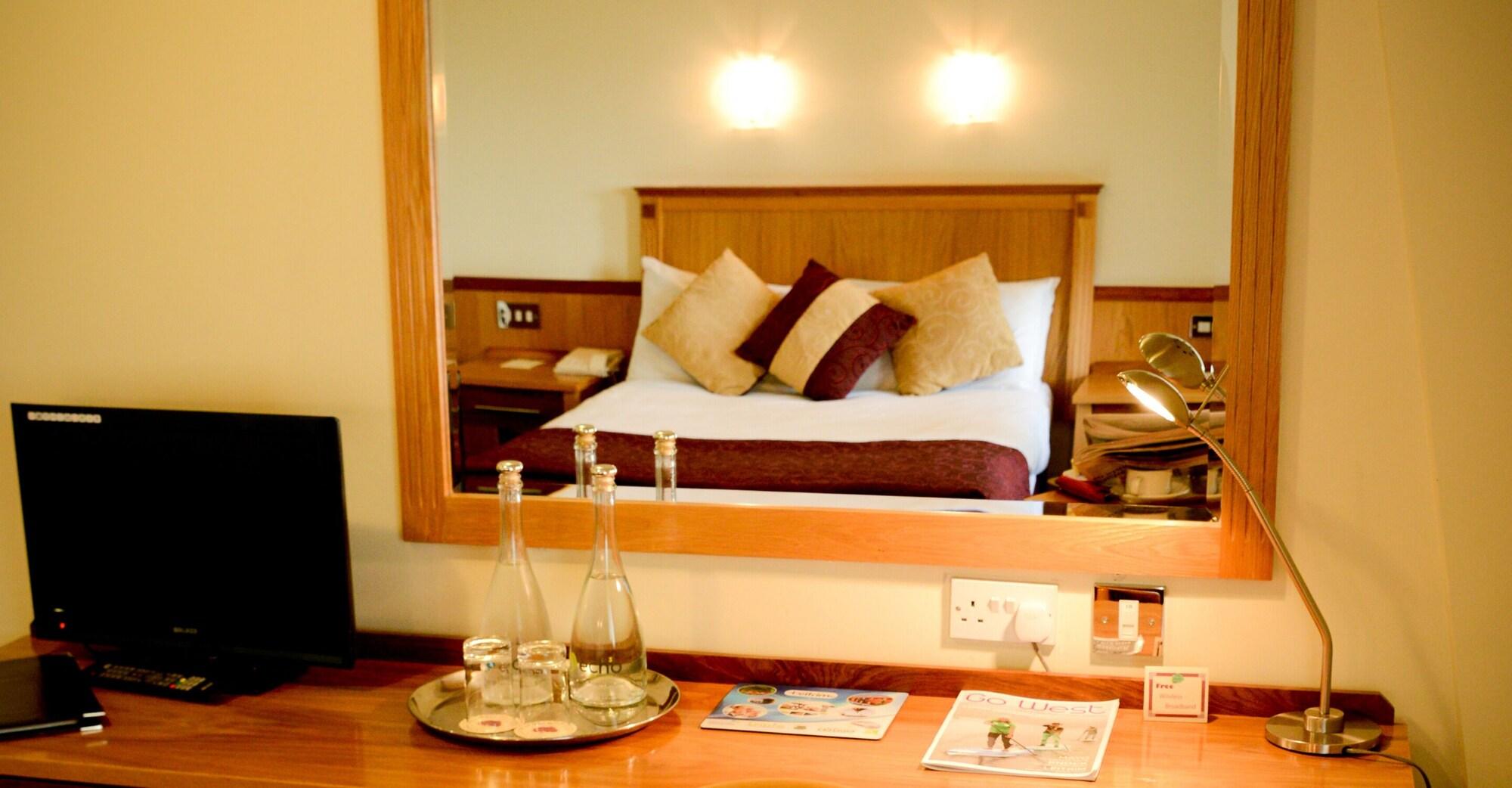 Bush Hotel County Leitrim Exteriör bild