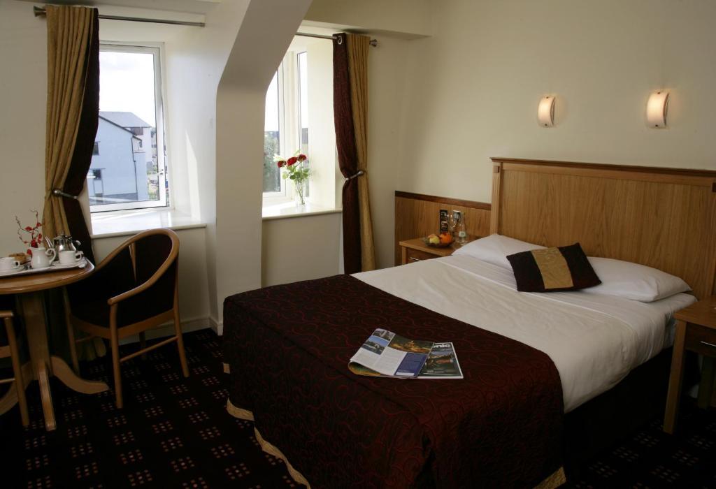 Bush Hotel County Leitrim Exteriör bild