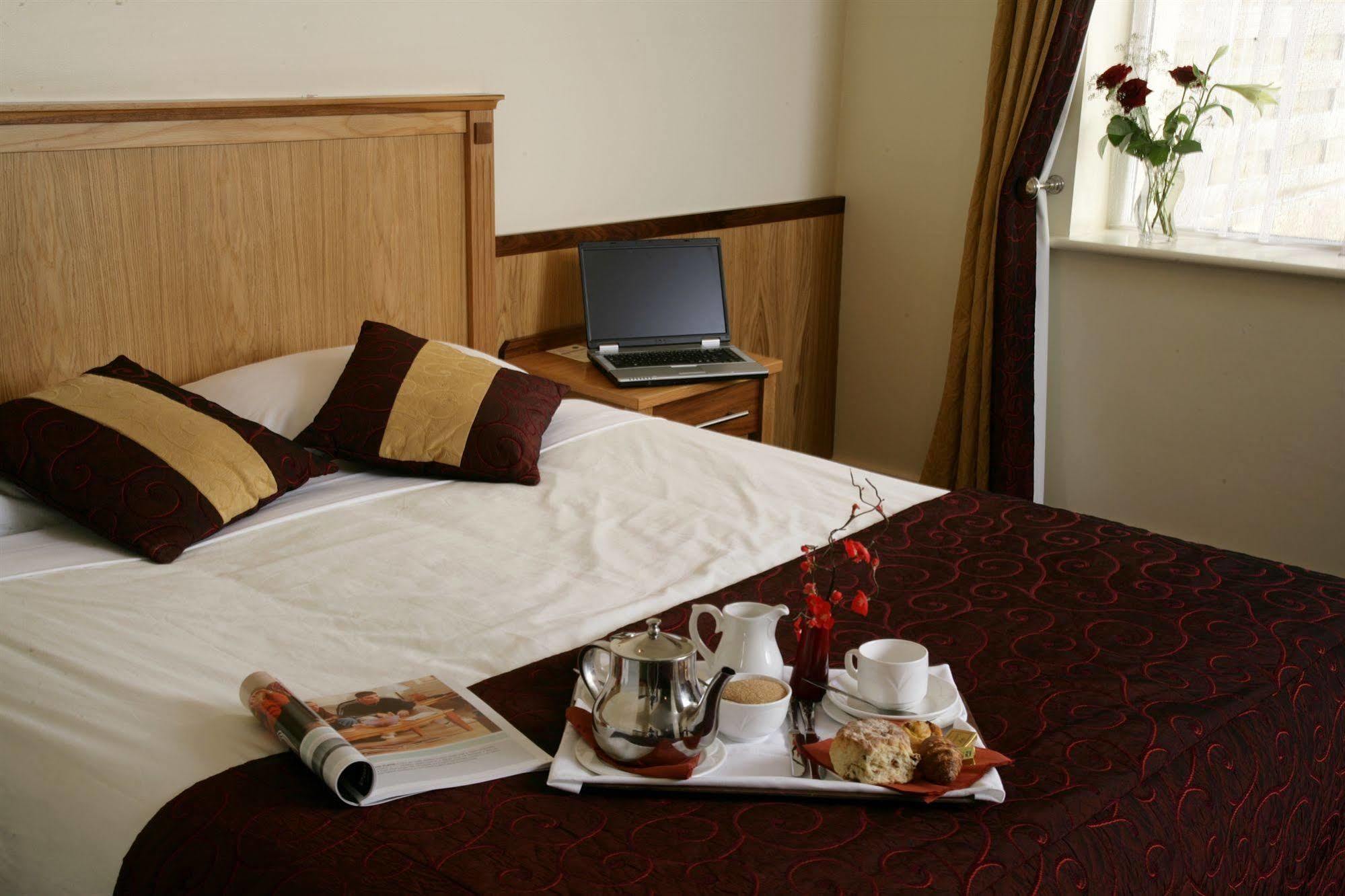 Bush Hotel County Leitrim Exteriör bild